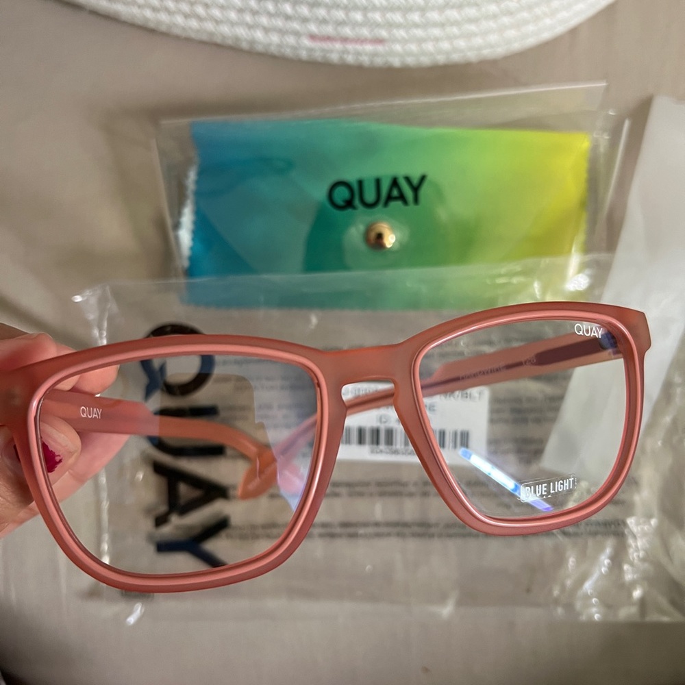 Quay Hardwire coral Blue Light Glasses new